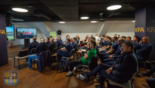 AKADÉMIA I V pondelok sa v priestoroch KFA konal trénerský seminár akadémie FC Košice, hlavným spíkrom bol Terry Westley.