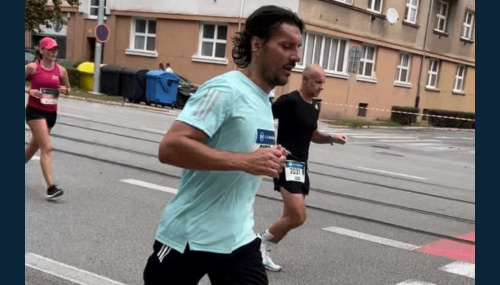 Prvý maratón Rolanda Módera: po dobehnutí do cieľa uháňal na autobus do Podbrezovej