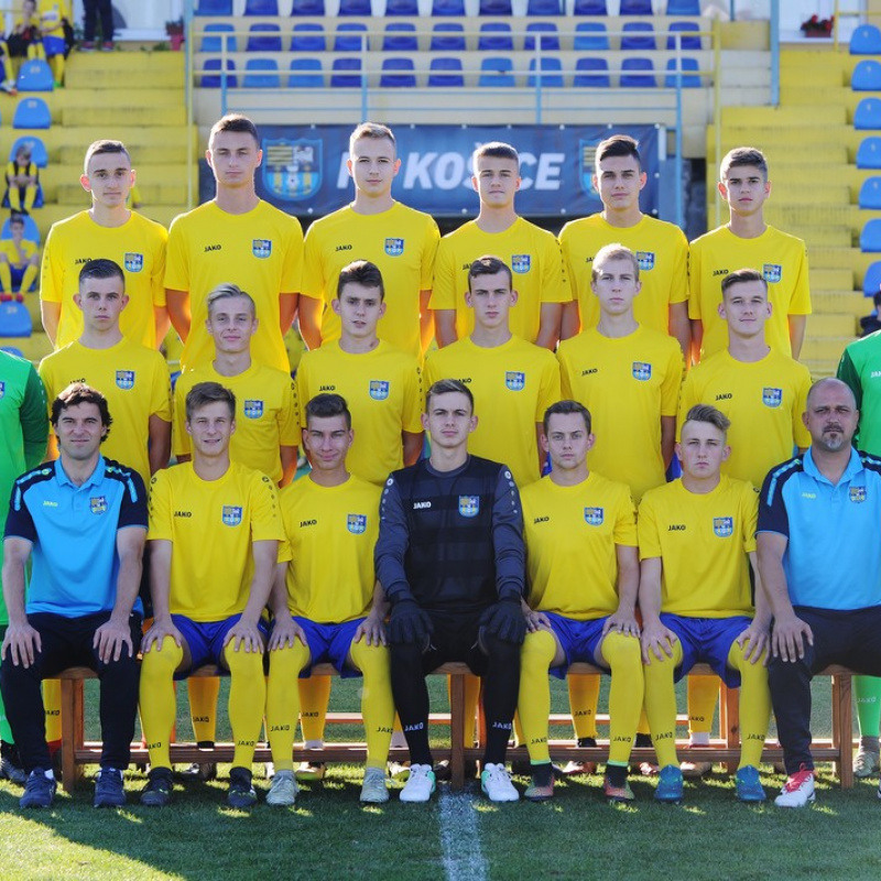 U19
