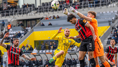 ZAOSTRENÉ NA SÚPERA: Napriek zakopnutiam držia krok s čelom tabuľky